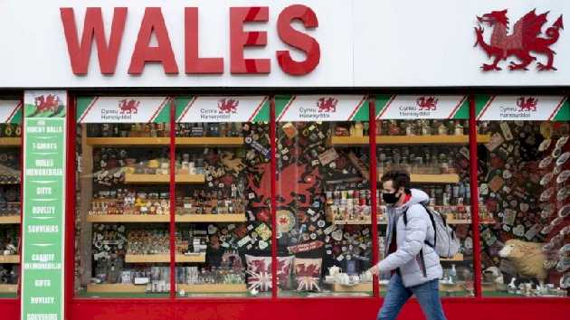 英國威爾斯全境將執(zhí)行全面疫情管控措施