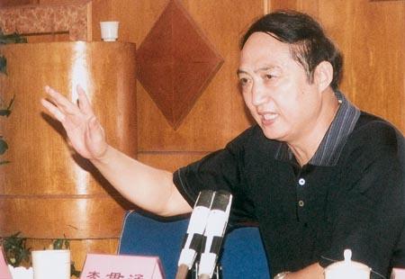 參加本報(bào)「中國(guó)著名作家內(nèi)地行」期間創(chuàng)作  李貫通散文《等你在西湖》入選高考試卷