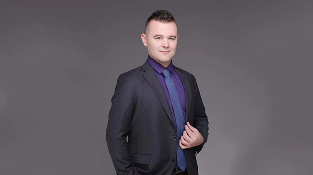 學(xué)好中文 享受工作——記香港衛(wèi)星電視臺(tái)深圳辦事處主持人麥庫琴