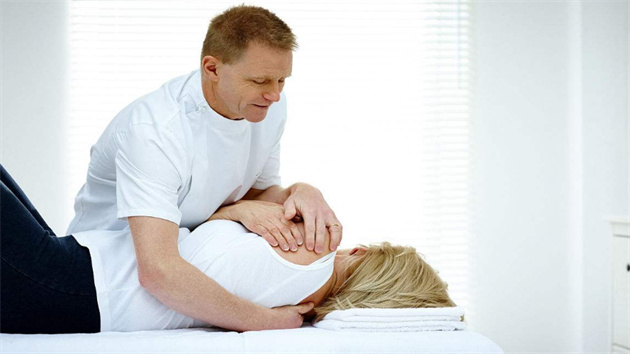 【康養(yǎng)中國】 瘦臉、增高、治頸椎一「掰」就靈？不當(dāng)正骨後果很嚴(yán)重