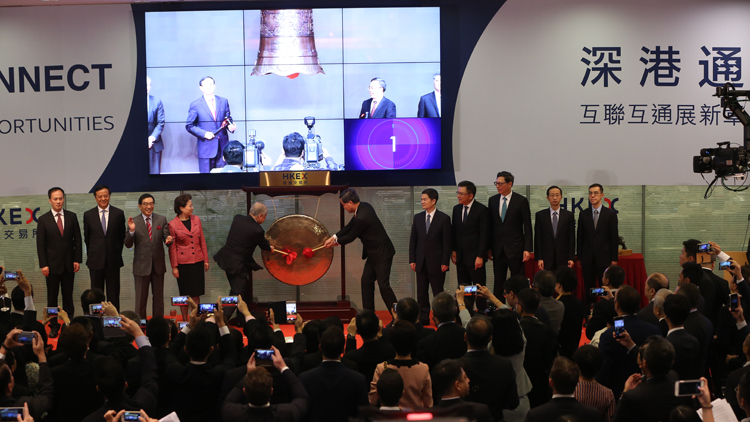 【財(cái)經(jīng)觀察】?jī)傻亟鹑诼?lián)動(dòng)性不斷增強(qiáng) 互聯(lián)互通八年成績(jī)斐然