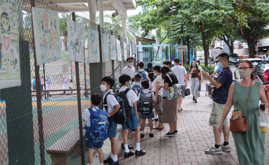 調(diào)查：八成學(xué)校無YouTube使用指引 防學(xué)生接觸危害國安內(nèi)容