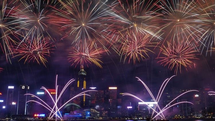 10月1日晚上9點(diǎn)維港上空將舉行國慶煙花匯演