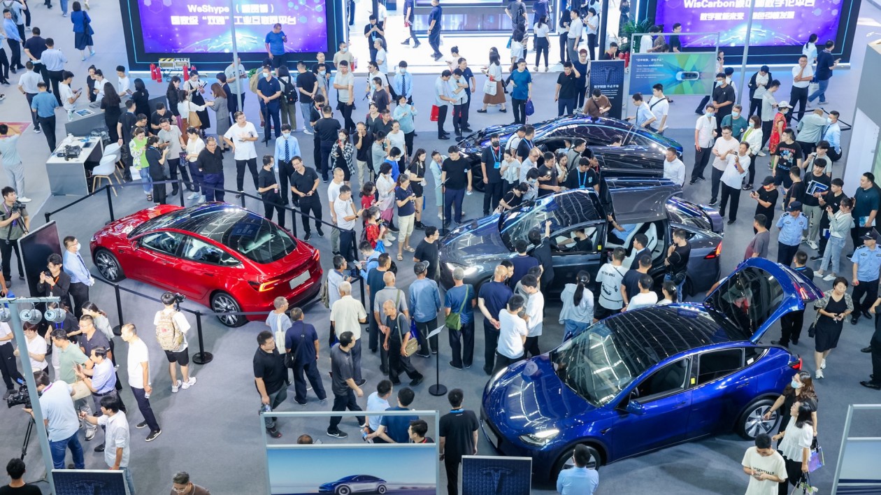 特斯拉參展2023中國(guó)國(guó)際數(shù)字經(jīng)濟(jì)博覽會(huì)