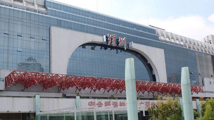 受暴雨影響 公交、出租及客運(yùn)車中午12時前停止發(fā)往羅湖火車站