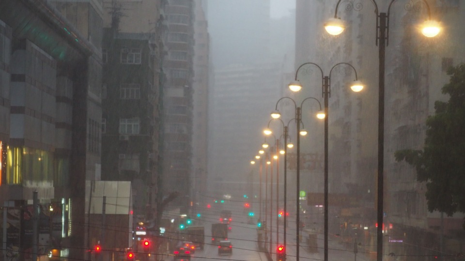 黑雨襲港｜港府多項服務(wù)暫停