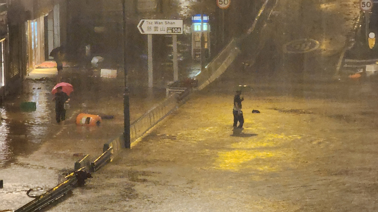 李家超：政府全力應(yīng)對百年一遇「極端情況」 