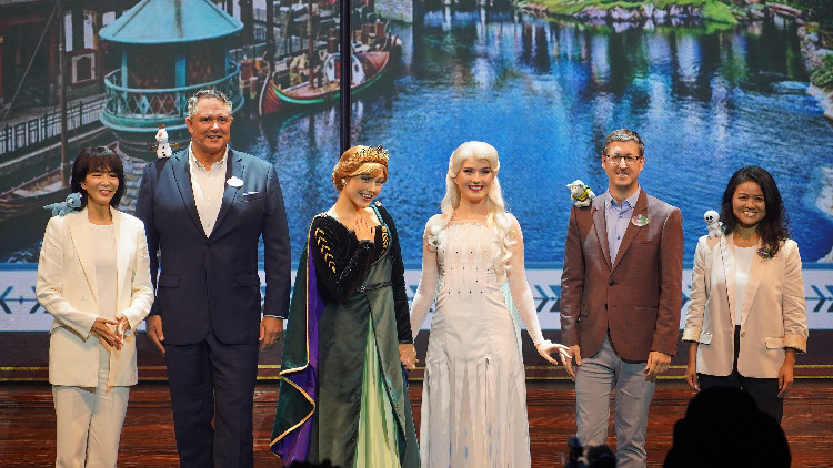 圖集｜香港迪士尼樂(lè)園阿德?tīng)柭眠[展