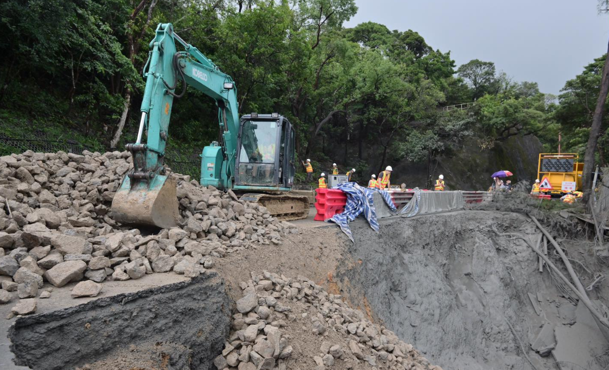 運(yùn)輸署：石澳道需全線封閉 已啟動(dòng)道路緊急維修
