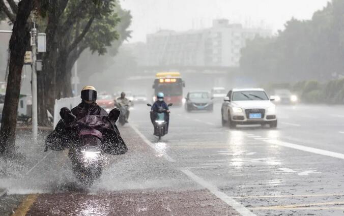 冷空氣攜暴雨來！部分地區(qū)「水浸街」，雨雨雨要下到什麼時(shí)候？周末天氣→ 