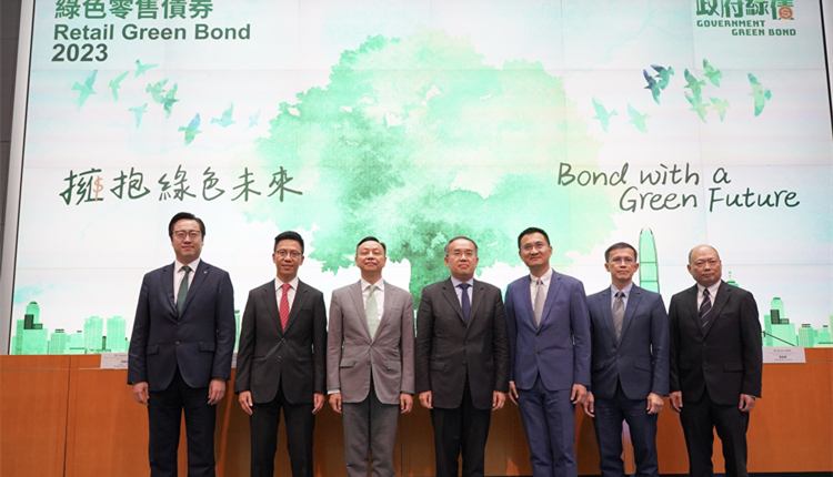 綠債首日認(rèn)購(gòu)熱爆  料逾50萬(wàn)人參與  凍資500億