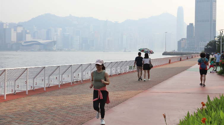 天文臺：本港今日大致天晴炎熱 間有驟雨
