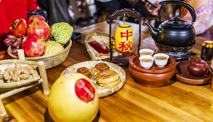 相聚雲(yún)端賞月敘鄉(xiāng)情，潮州舉行2023海內(nèi)外潮人中秋聯(lián)誼晚會(huì)