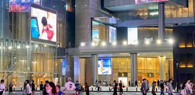 City Walk成中國民眾過節(jié)新選擇  城市漫步所見皆風景