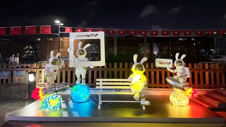 鄧家彪：觀塘海濱市集有潛力發(fā)展夜市 倡擴(kuò)大規(guī)模