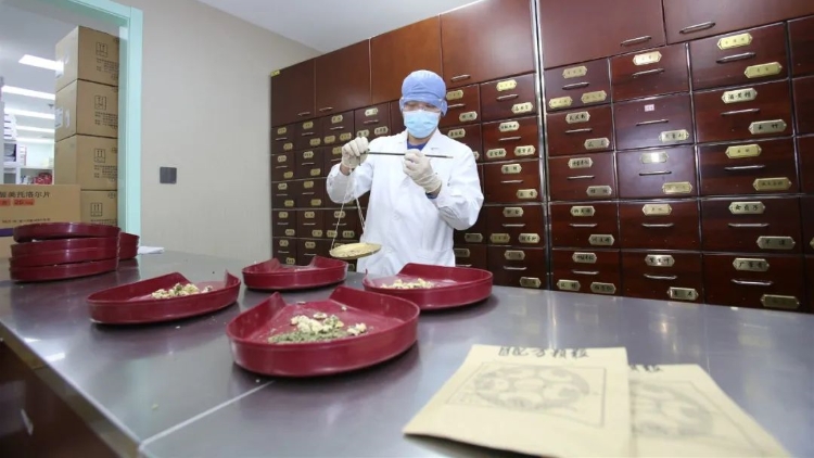 國家衛(wèi)生健康委：中醫(yī)醫(yī)療衛(wèi)生機(jī)構(gòu)超8萬個(gè) 數(shù)量穩(wěn)步增長