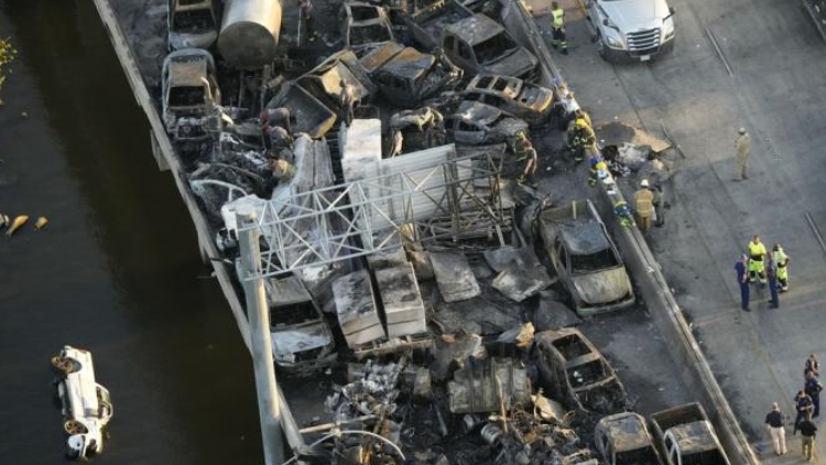 涉及158輛車，7死25傷！美國一公路發(fā)生大規(guī)模車禍