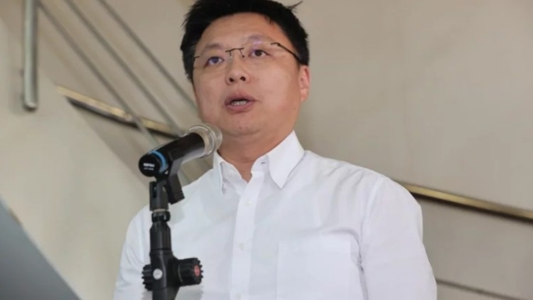 民進(jìn)黨「愛(ài)妻立委」婚外情曝光，未回應(yīng)是否退選