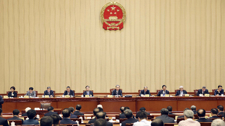 第十四屆全國人民代表大會(huì)常務(wù)委員會(huì)關(guān)於授權(quán)國務(wù)院提前下達(dá)部分新增地方政府債務(wù)限額的決定 