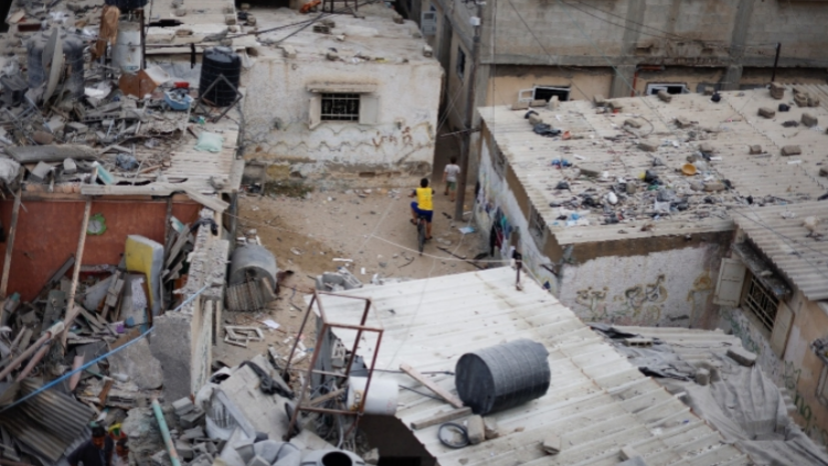 加沙通訊逐步恢復(fù)  當(dāng)?shù)匕屠账固姑癖娂睂びH人下落