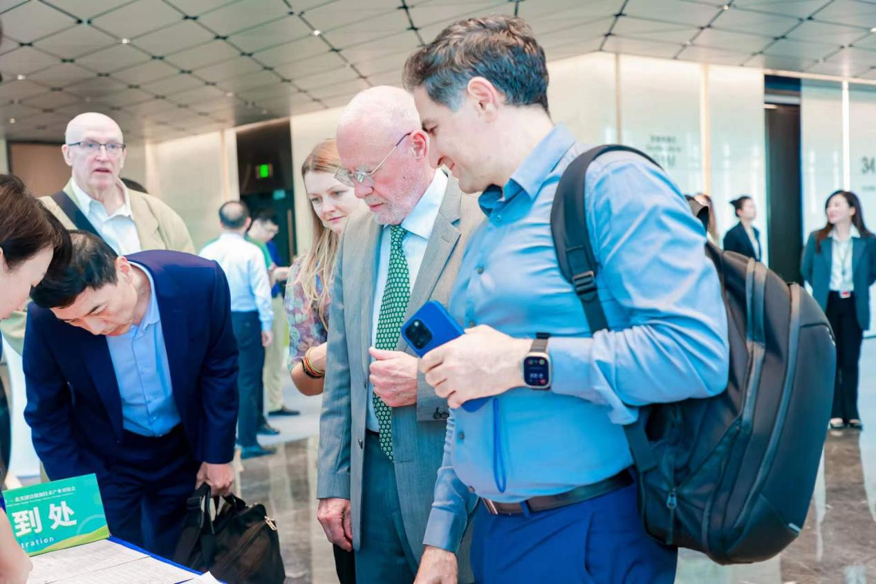 深圳舉辦深港與北美清潔能源技術(shù)產(chǎn)業(yè)對(duì)接會(huì)