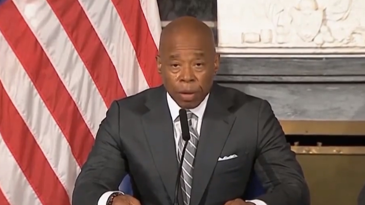 紐約市長(zhǎng)亞當(dāng)斯遭FBI調(diào)查 電子設(shè)備被扣押