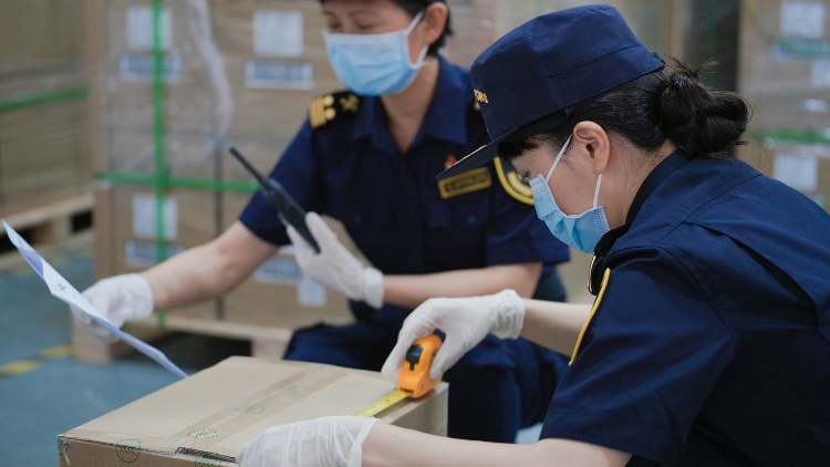 粵外貿(mào)10月進口轉降為增   前10個月廣東外貿(mào)出口增長2.5%