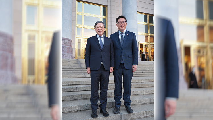 卓永興梁宏正在京參訪 指導(dǎo)港澳青年認(rèn)識國情