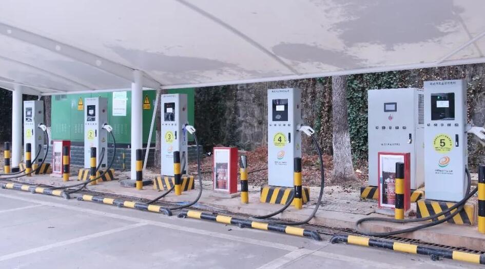 【財(cái)通AH】鴻蒙智行布局充電服務(wù) 相關(guān)個(gè)股漲停