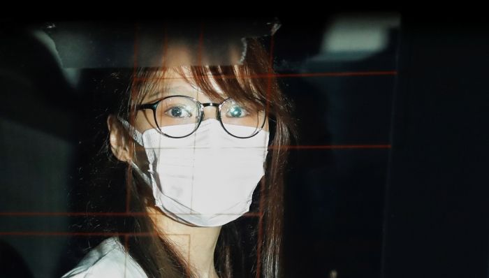 拒返港報(bào)到 周庭宣布棄保潛逃