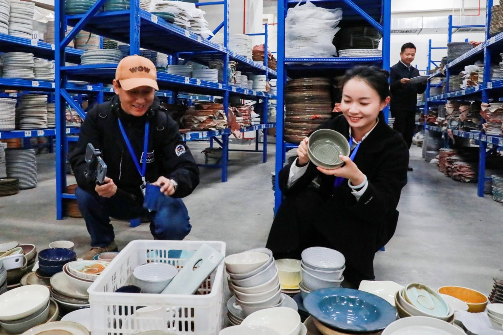 「只恨自己拿不動(dòng)！」  名人名家「醴陵撿瓷」大呼過癮