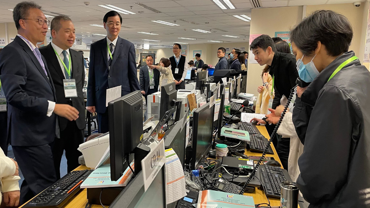 區(qū)議會選舉丨選管會呼籲選民今日在區(qū)議會一般選舉投票