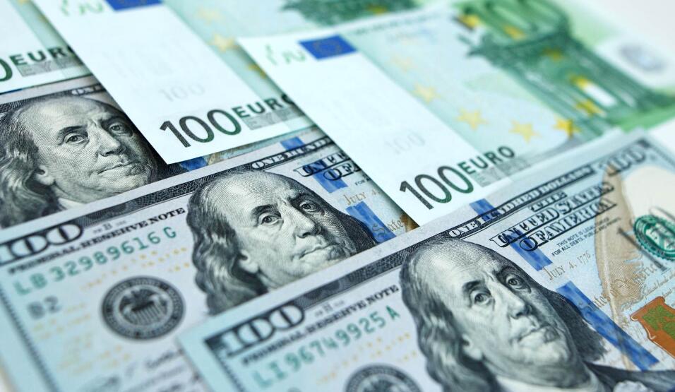 美聯(lián)儲維持聯(lián)邦基金利率目標區(qū)間不變 