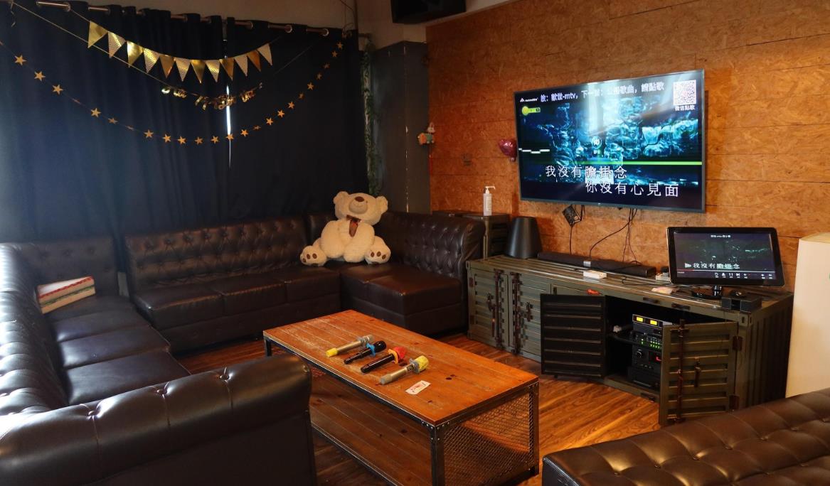 7派對(duì)房間涉播放侵權(quán)卡拉OK 海關(guān)拘5人