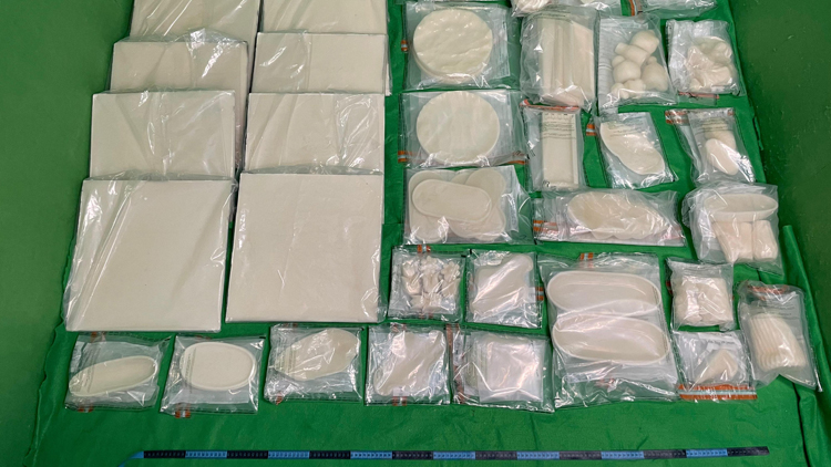 海關(guān)機(jī)場檢約33.5公斤懷疑冰毒 市值1650萬元