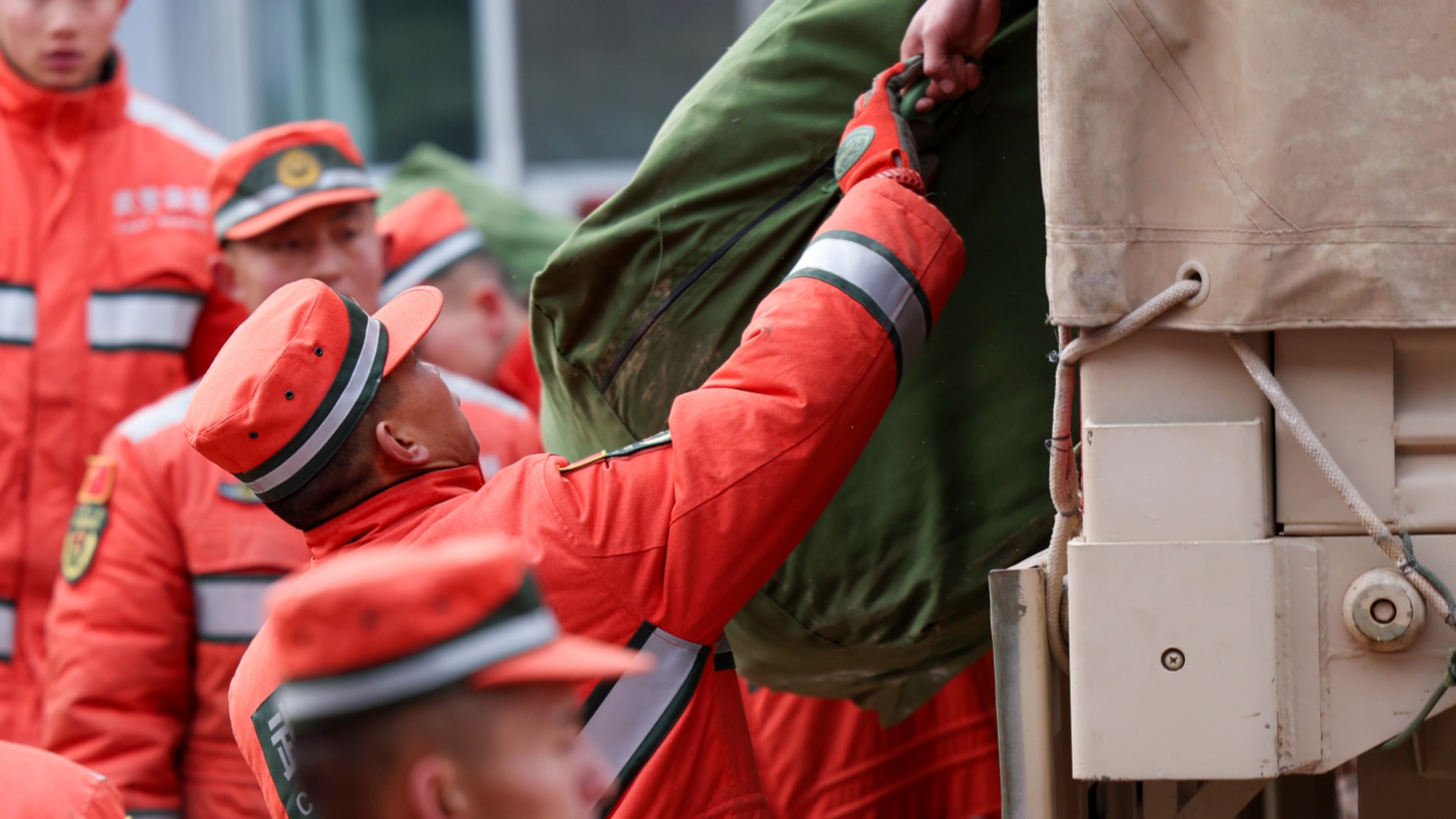 商務(wù)部：推動地震災(zāi)區(qū)商業(yè)網(wǎng)點加快恢復(fù)