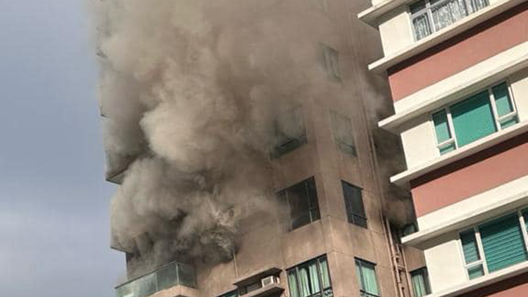 跑馬地冬青閣一單位起火 1人不適送院