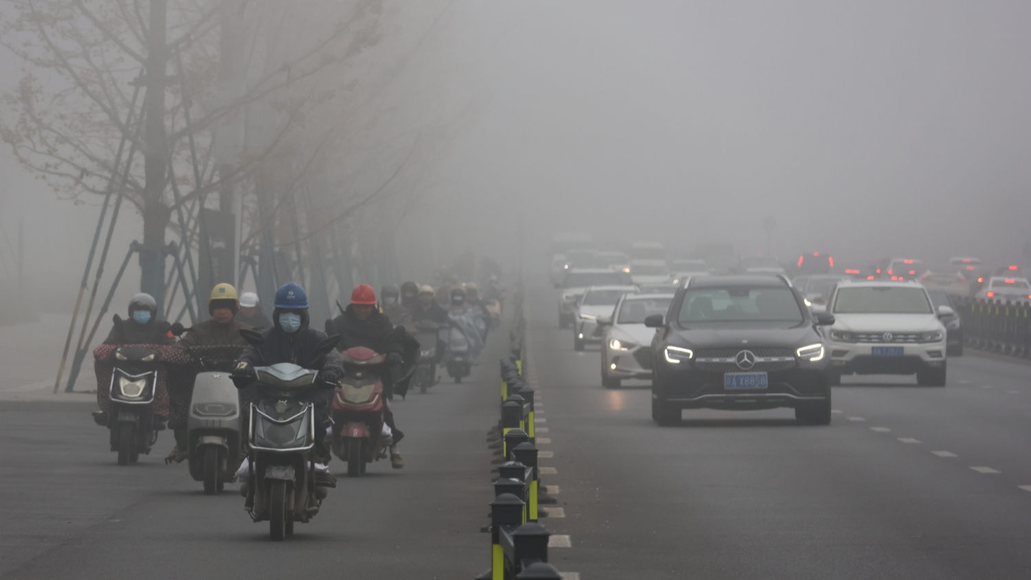 重慶升級(jí)發(fā)布大霧紅色預(yù)警信號(hào)：部分地區(qū)能見(jiàn)度不足50米