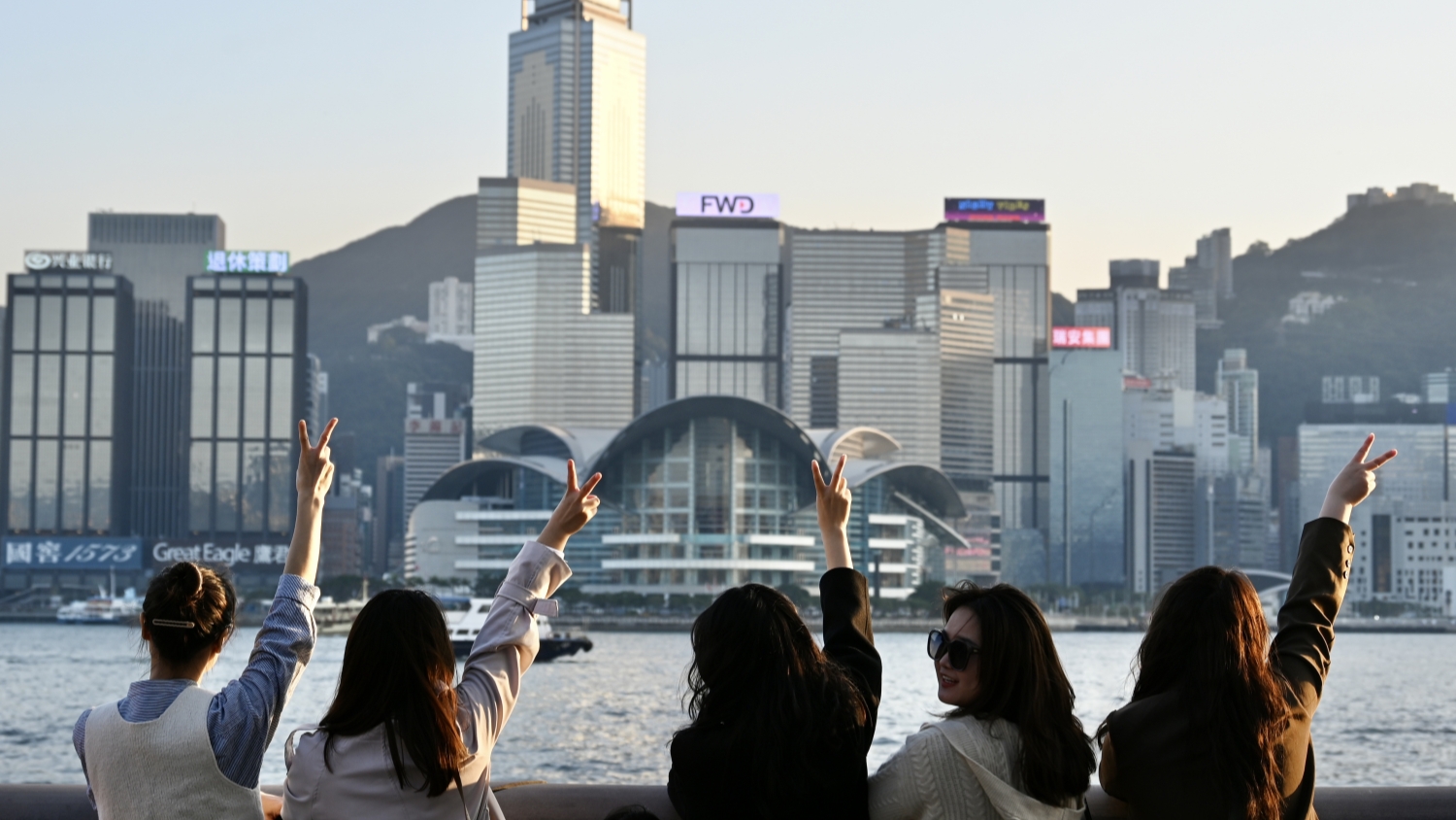 明日將迎節(jié)氣「小寒」 本港氣溫清涼大致天晴