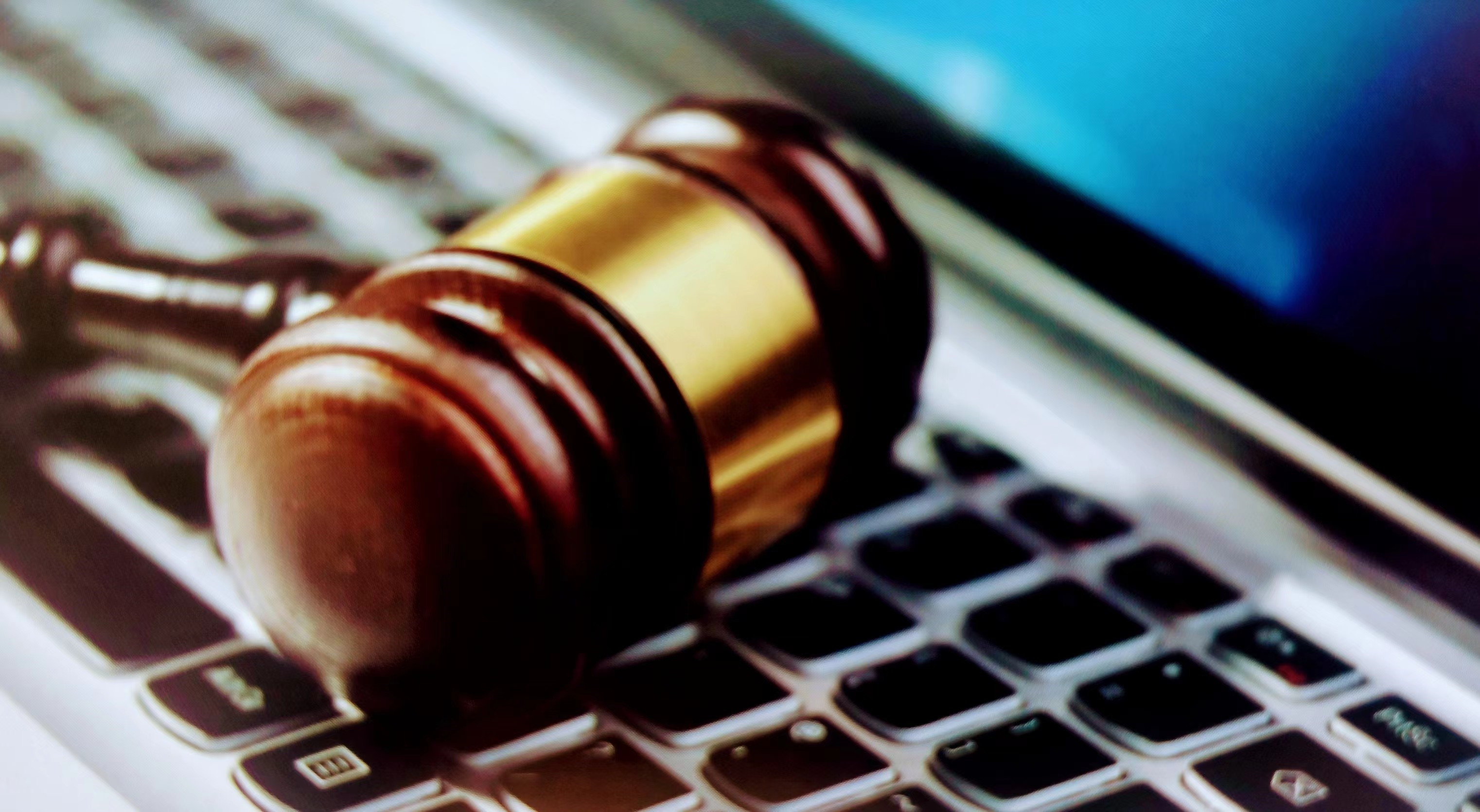 上海高院特邀本報(bào)記者擔(dān)任專家評委