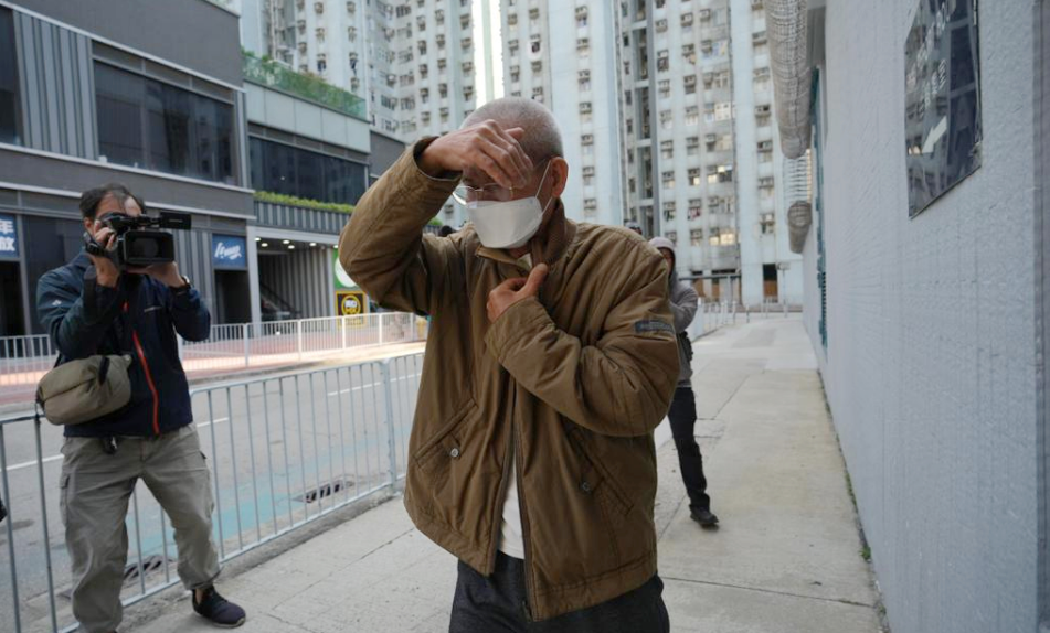 警方國(guó)安處調(diào)查鄭文傑在港家屬 父母兩胞姊帶署助查