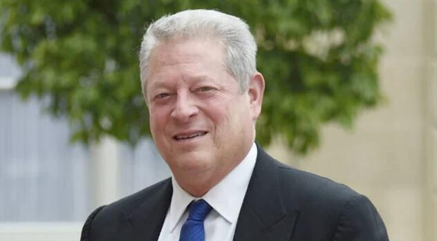 美國(guó)前副總統(tǒng)阿爾·戈?duì)枌⑼顺鎏O(píng)果董事會(huì)