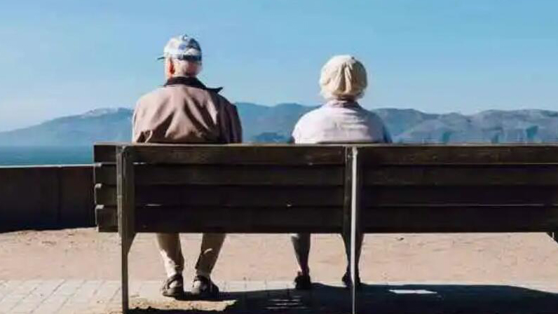 中國首部「銀髮經(jīng)濟(jì)」政策文件出臺 讓老年人安享幸福晚年