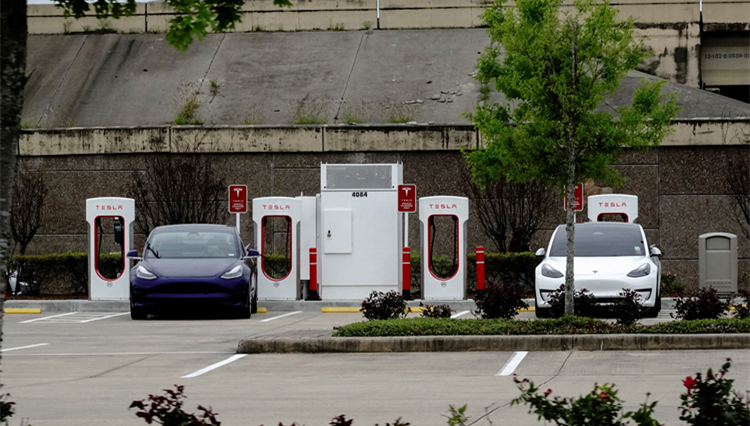 【學(xué)研集】當(dāng)心新能源汽車成美國(guó)打擊對(duì)象