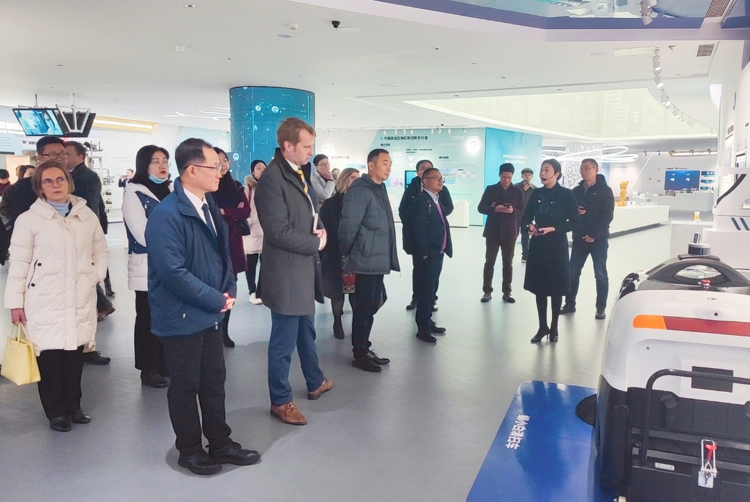 首屆廣州—?dú)W盟經(jīng)貿(mào)合作圓桌對(duì)話會(huì)舉行