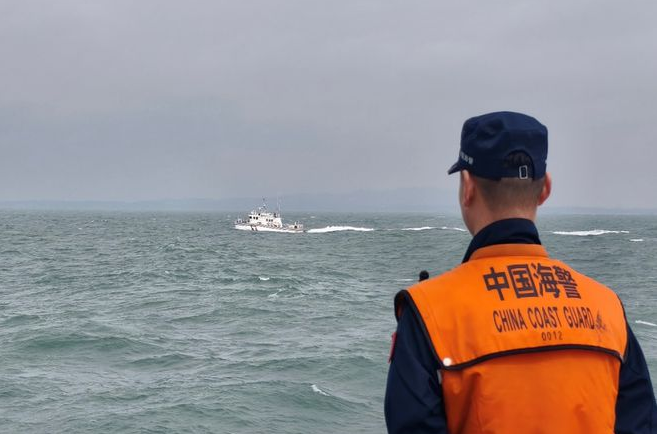 福建海警、福建漁政在廈金海域執(zhí)法