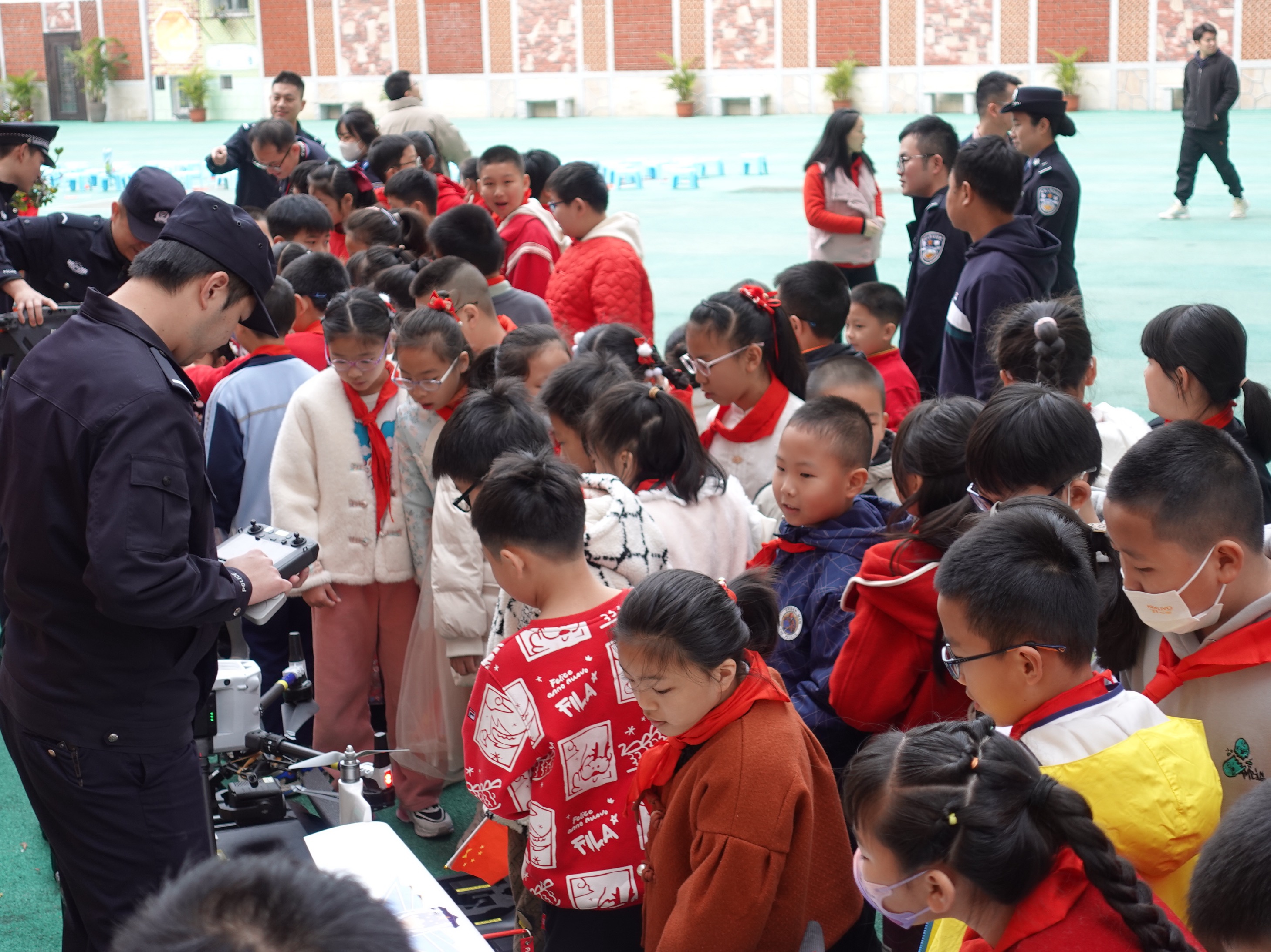 「開(kāi)學(xué)第一課」主題活動(dòng)在廈門(mén)舉辦