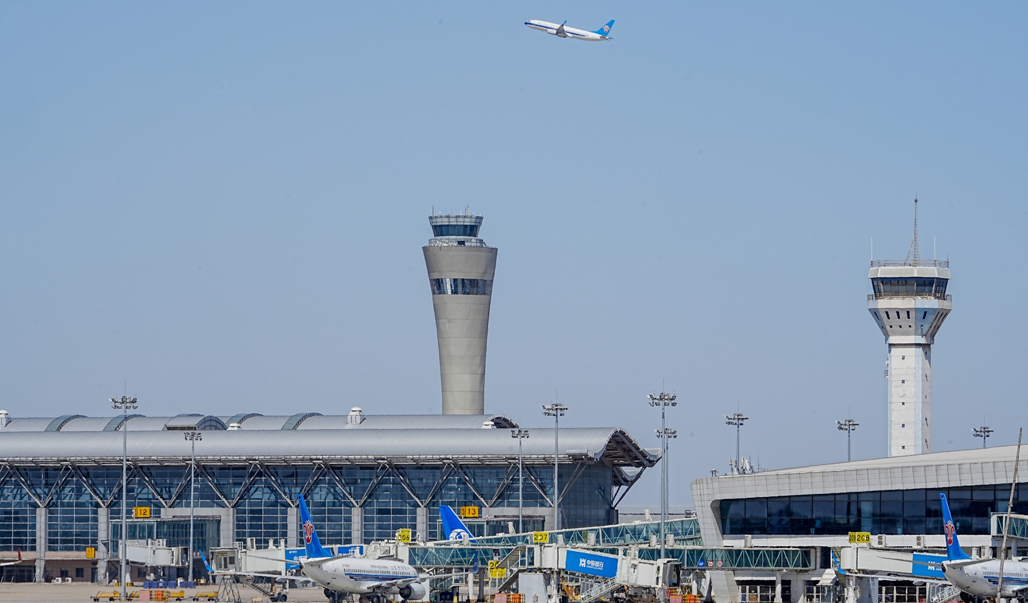 夏秋航季南航集團(tuán)計(jì)劃航班總量超62萬班次