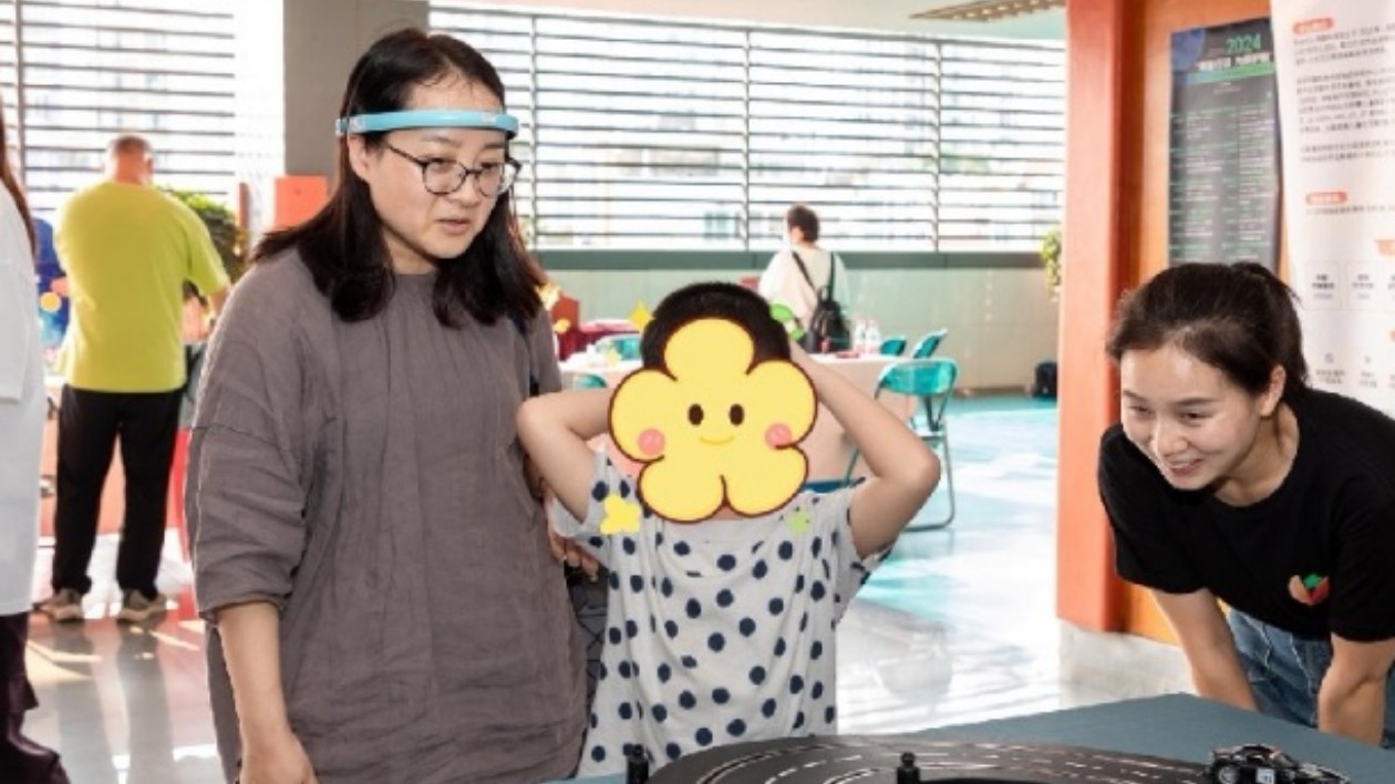 孤獨癥日關注星星的孩子  深圳南山殘聯(lián)舉辦十大公益活動