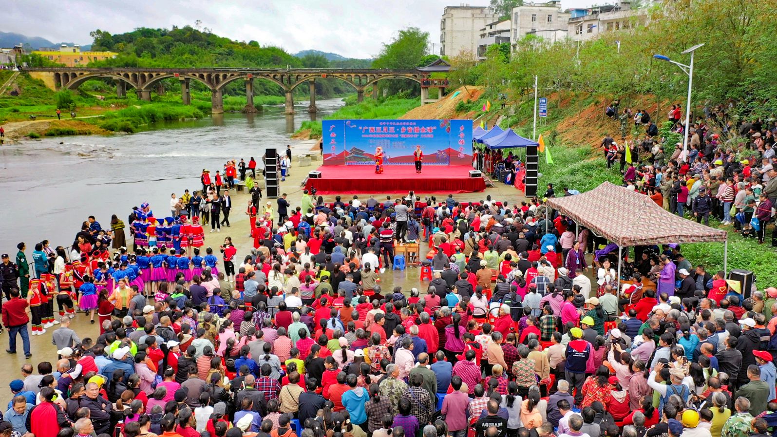 「情聚僑鄉(xiāng)美·鄉(xiāng)音播全球」文藝展演唱響僑鄉(xiāng)活力